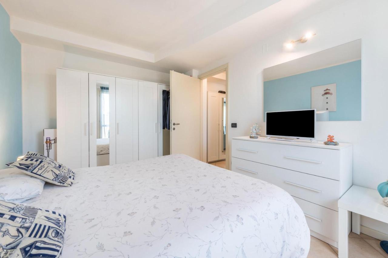 Luxury Apartment With Swimming Pool Лонато Екстериор снимка
